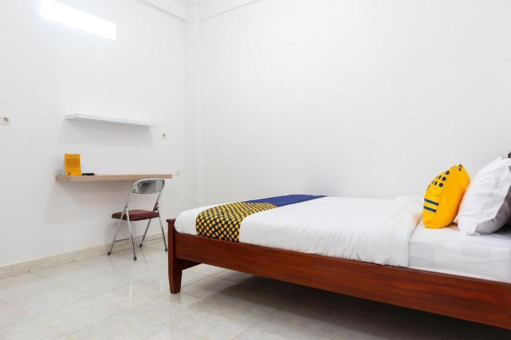 Spot On 2063 Bethania Residence Купанг Екстериор снимка