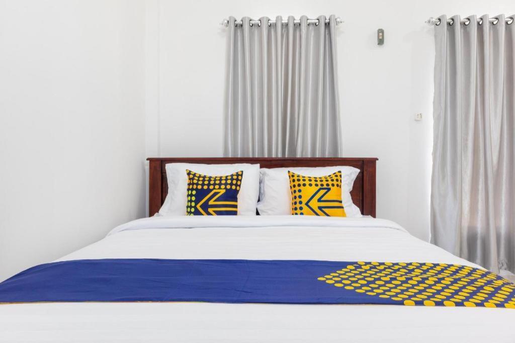 Spot On 2063 Bethania Residence Купанг Екстериор снимка