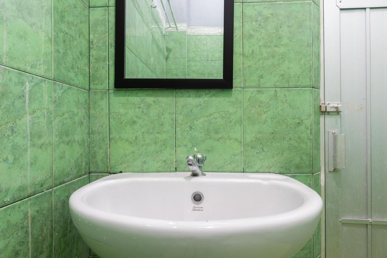 Spot On 2063 Bethania Residence Купанг Екстериор снимка