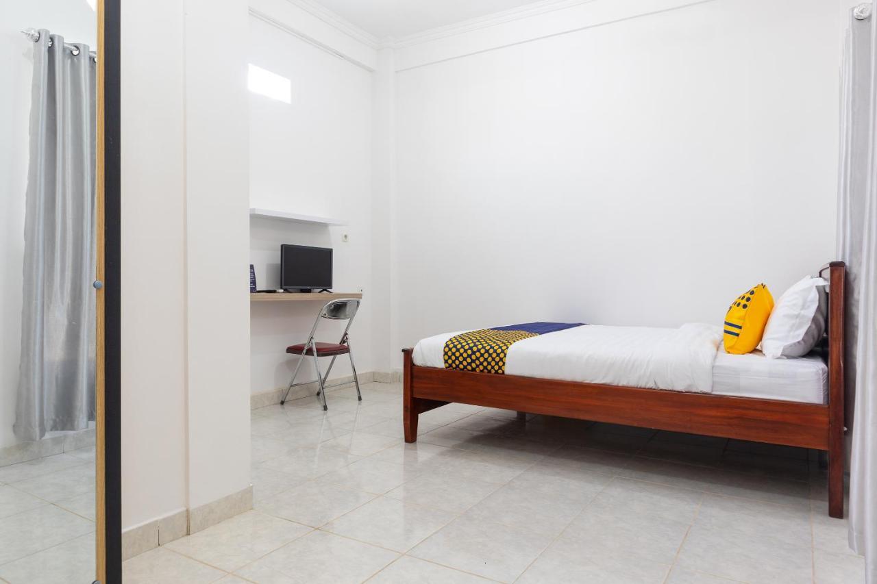 Spot On 2063 Bethania Residence Купанг Екстериор снимка