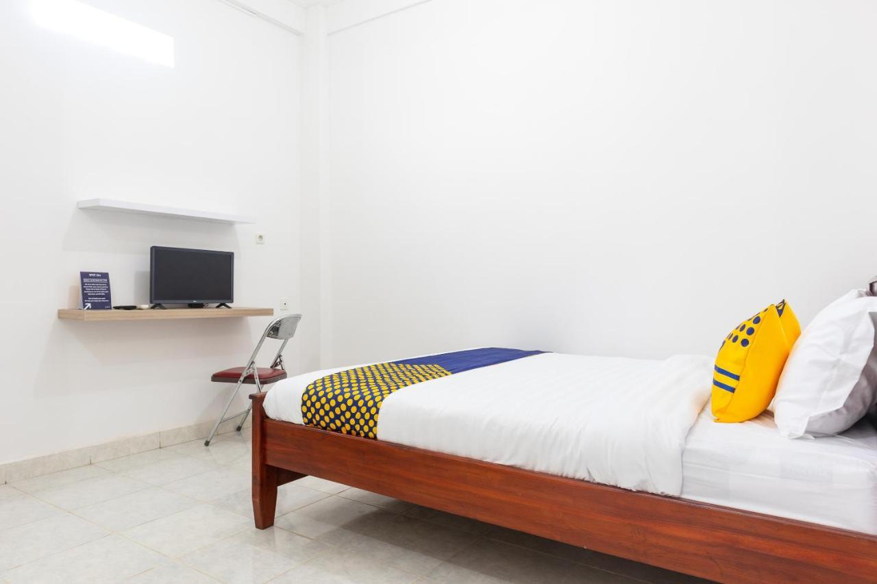 Spot On 2063 Bethania Residence Купанг Екстериор снимка