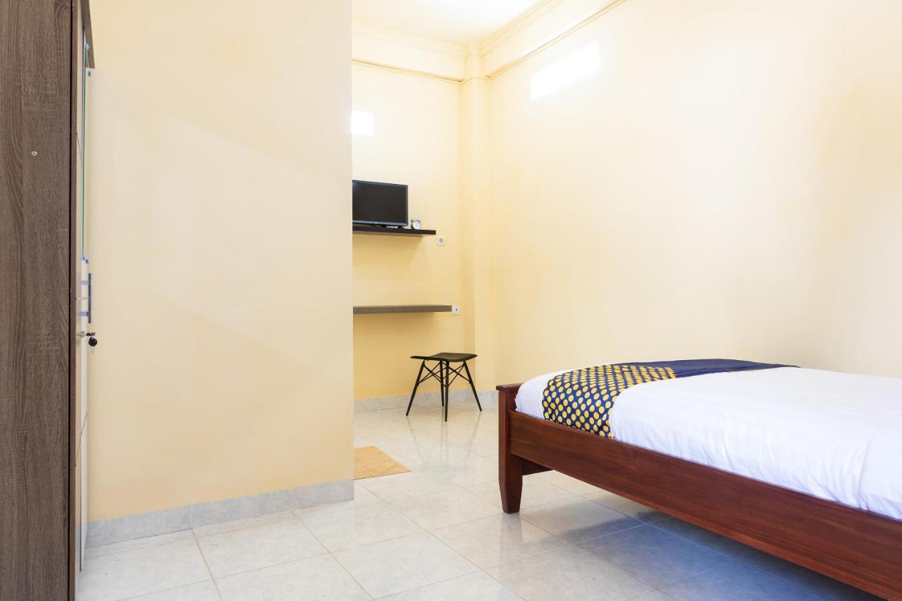 Spot On 2063 Bethania Residence Купанг Екстериор снимка